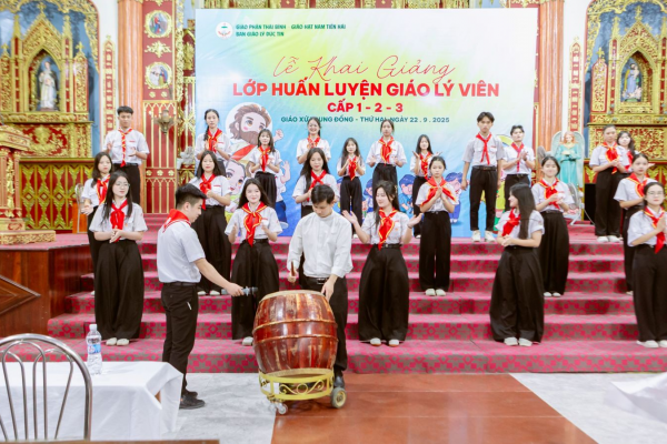 Khai giảng các lớp Huấn luyện Giáo lý viên Giáo hạt Nam Tiền Hải